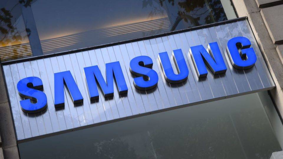 Samsung encerra produção de smartphones na China Um dos motivos para o fechamento é o alto valor da mão de obra na China