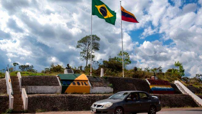 Fronteira entre Brasil e Venezuela, em Pacaraima, Roraima.