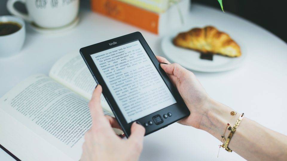 Em suportes impressos ou digitais, o valor da boa leitura Em suportes impressos ou digitais, o valor da boa leitura