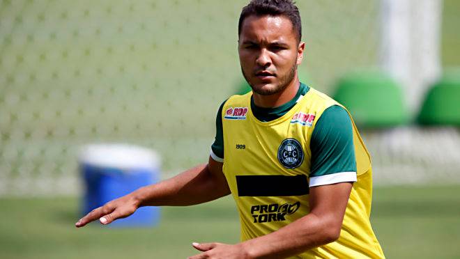 Alex Alves.