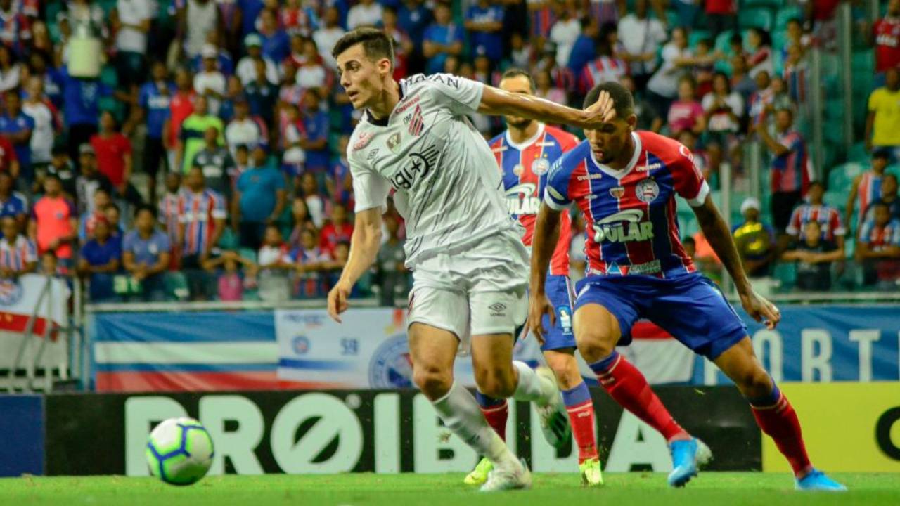 Léo Cittadini marcou o segundo gol da vitória do Athletico sobre o Bahia em Salvador. Léo Cittadini marcou o segundo gol da vitória do Athletico sobre o Bahia em Salvador.