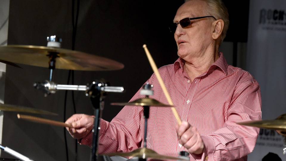 Músico Ginger Baker, do Cream