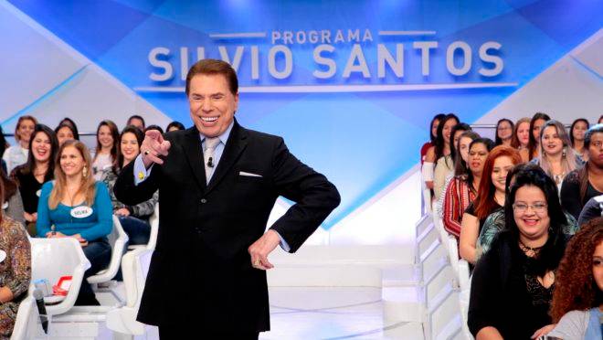 Depois de promover concurso de miss infantil, Silvio Santos aparece, em vídeo de 2016, perguntando se menina prefere “sexo, poder ou dinheiro”.