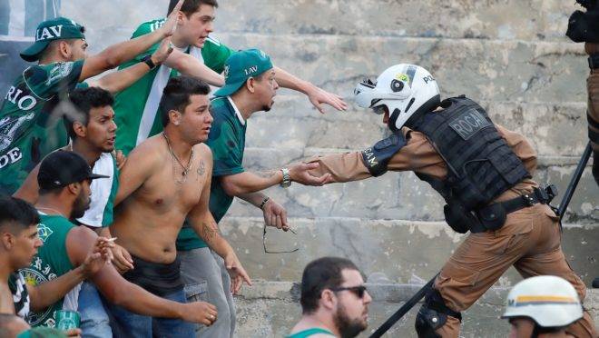 Confusão na torcida do Coritiba marcou o último Paratiba.