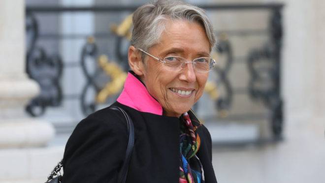 Ministra francesa da Transição Ecológica e Inclusiva Elisabeth Borne