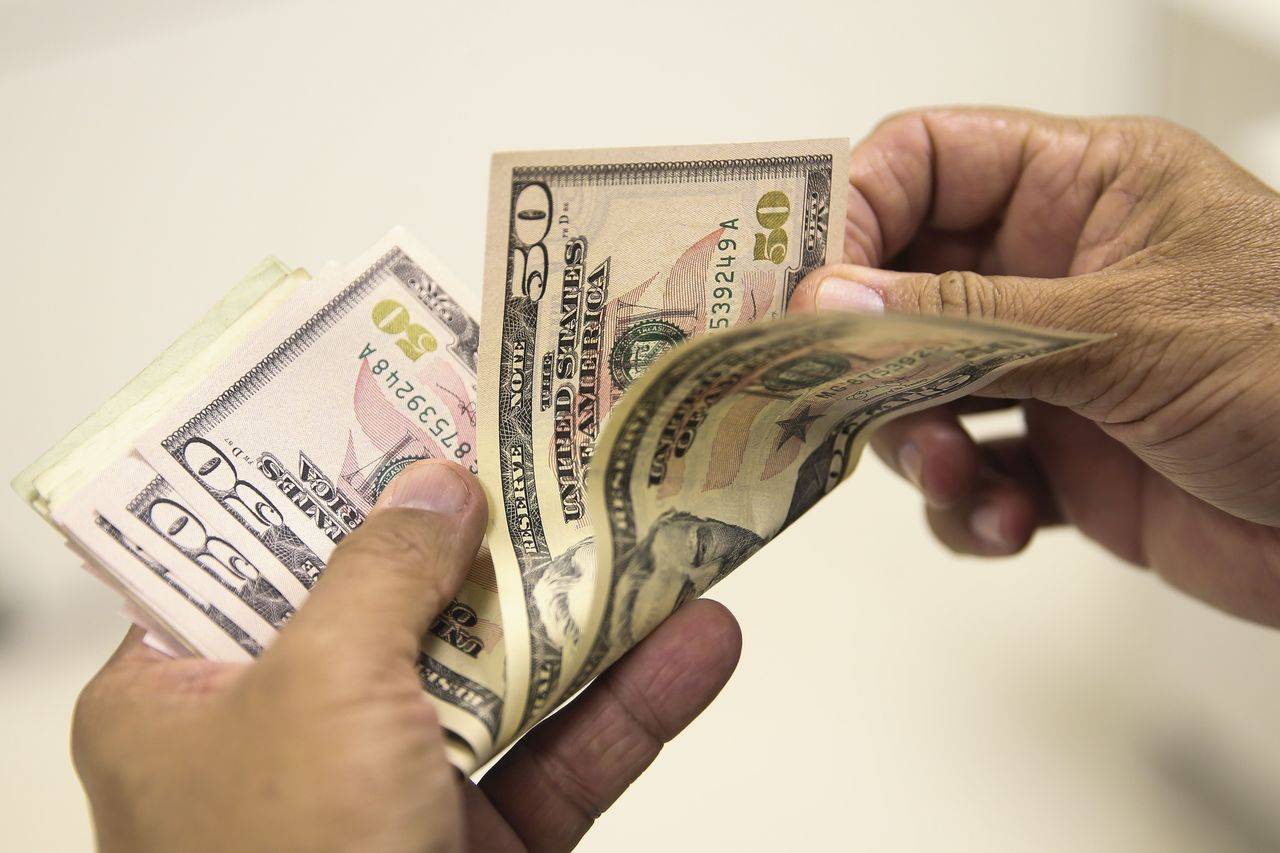 Dólar tem alta histórica durante um pregão.