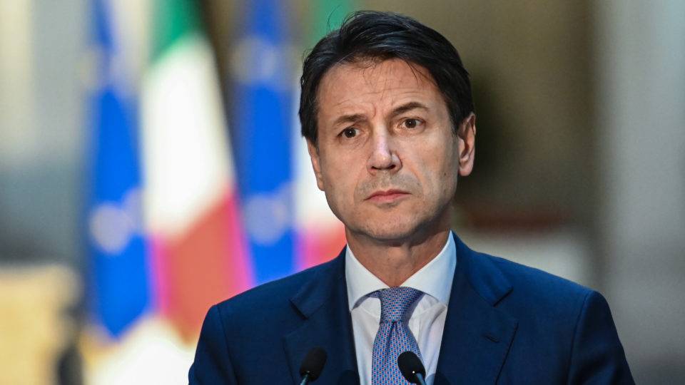 Itália aprova redução de cadeiras no Parlamento