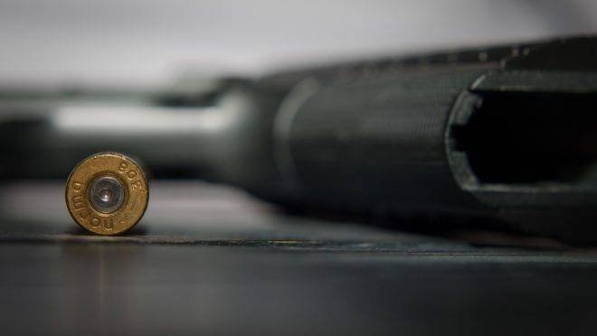 O utilitarismo resume tudo a números e estatísticas. Quando se trata do direito à autodefesa, contudo, pode usar armas equivale a proteger o direito à vida.