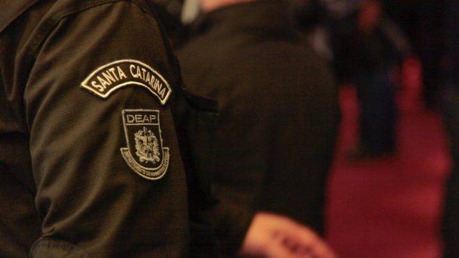 O edital foi publicado menos de 48 horas após a divulgação da banca examinadora
