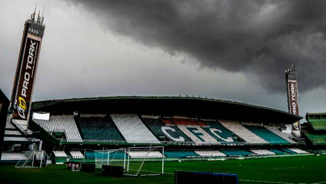 Como o Coritiba chega aos 110 anos? Coxas ilustres e especialistas analisam o clube; ouça!