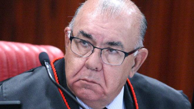 O ministro Jorge Mussi.