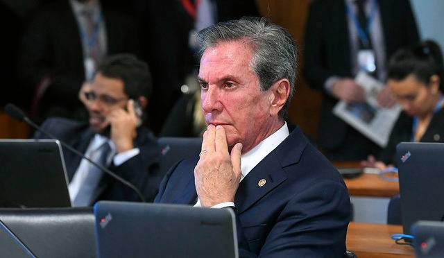 Senador Fernando Collor é alvo de operação da Polícia Federal