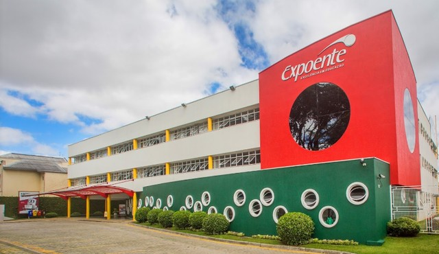 Em uma semana o Grupo Positivo conquistou seis novas aquisições. Além das unidades do Expoente, o Grupo adquiriu também duas escolas em Foz do Iguaçu (Colégio Semeador) e duas em Cascavel (escola bilíngue Passo Certo). Em uma semana o Grupo Positivo conquistou seis novas aquisições. Além das unidades do Expoente, o Grupo adquiriu também duas escolas em Foz do Iguaçu (Colégio Semeador) e duas em Cascavel (escola bilíngue Passo Certo).