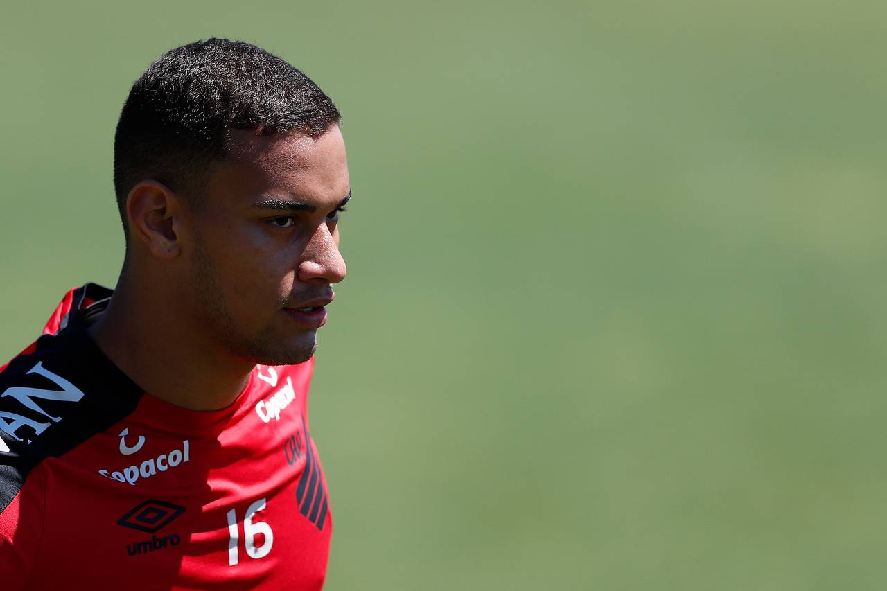 Thonny Anderson fica no Athletico? Veja quanto custa contratar o avante do Grêmio