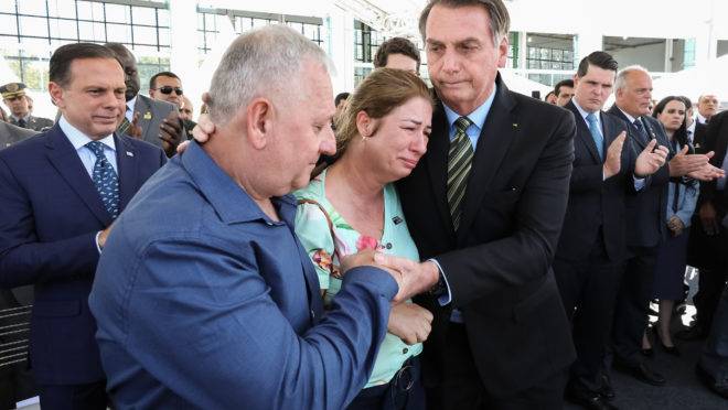 Presidente Jair Bolsonaro participou de homenagem à família do PM Erik Henrique Ardenghe, morto em março de 2017.