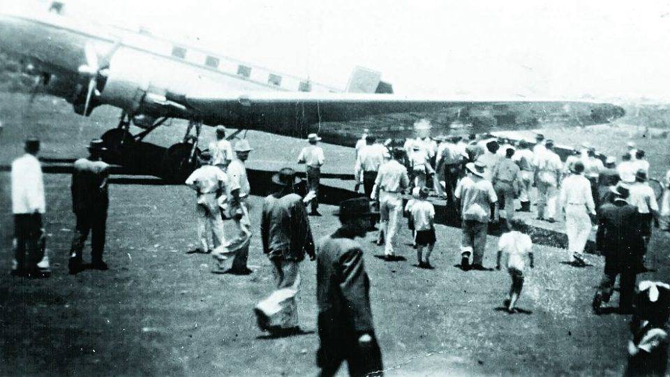 Douglas DC-3