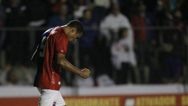 Jenison decepcionou contra o Figueirense.