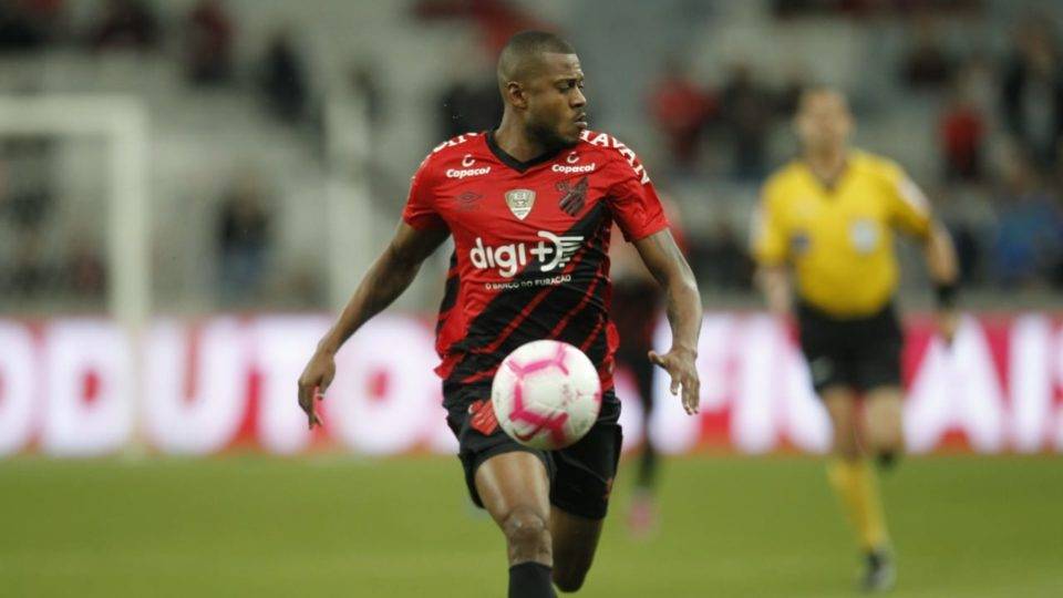 Marcelo Cirino, destaque do Athletico contra o Palmeiras.