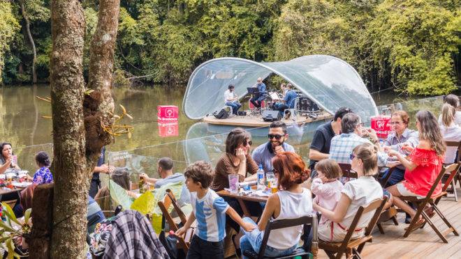 Palco flutuante: projeto terá mais um ano na Ópera de Arame.