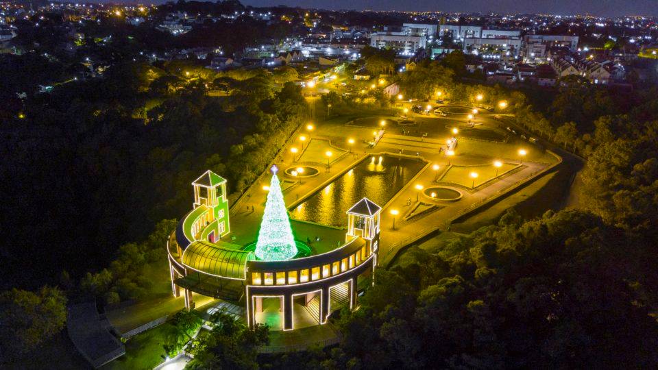Curitiba estreia nesta semana programação especial de Natal Decoração de Natal em Curitiba
