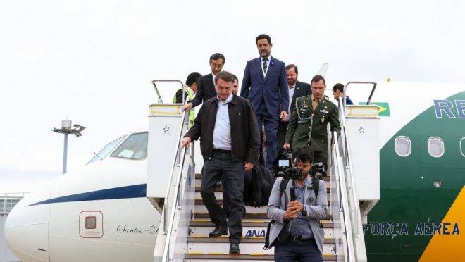 O presidente Jair Bolsonaro desembarca em Tóquio, Japão
