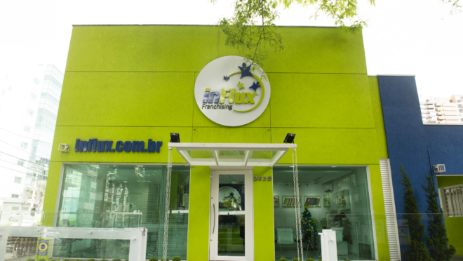 Primeira escola da InFlux foi inaugurada no bairro Água Verde, em Curitiba, em 2004. Unidade segue funcionando. Pelo Brasil, são mais de 150 franqueados.