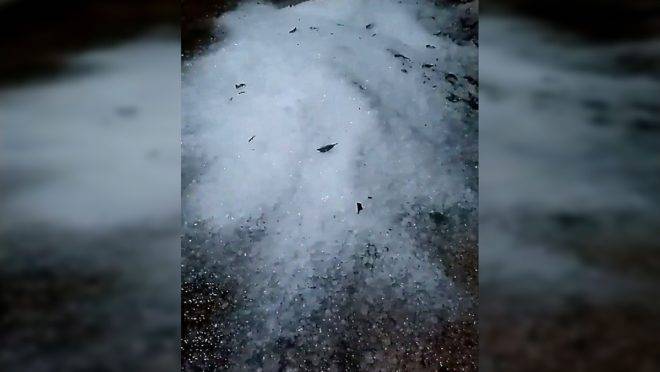 Imagem do granizo que caiu em Fazenda Rio Grande foi postada nas redes sociais por Renata Pamella @repamella