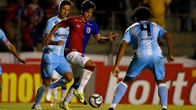 Matheus Anjos foi titular contra o Londrina. Foto: Albari Rosa/Gazeta do Povo
