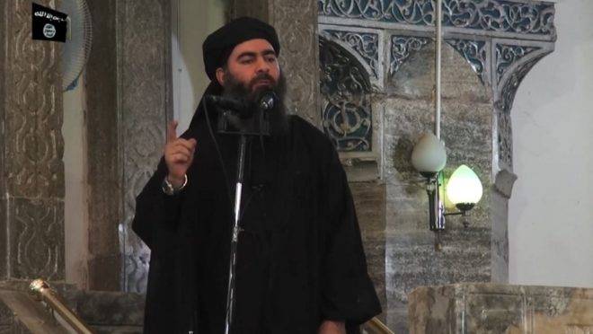 O líder do grupo terrorista Estado Islâmico, Abu Bakr al-Baghdadi, em vídeo de propaganda de julho de 2014