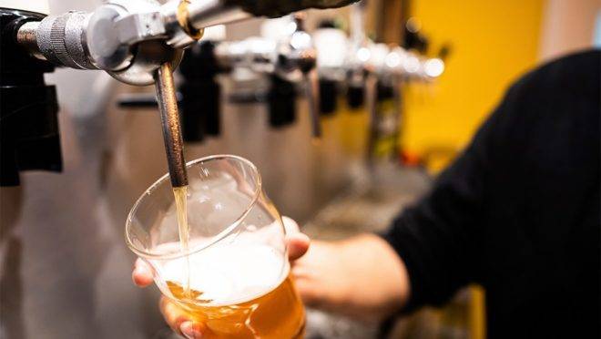 Emporium Schmitz oferece 12 tipos de chopp