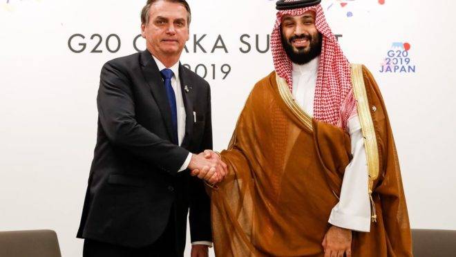 Presidente da República, Jair Bolsonaro, durante encontro bilateral com o Principe Herdeiro da Arábia Saudita, Mohammed Bin Salman, em Osaka, Japão.
