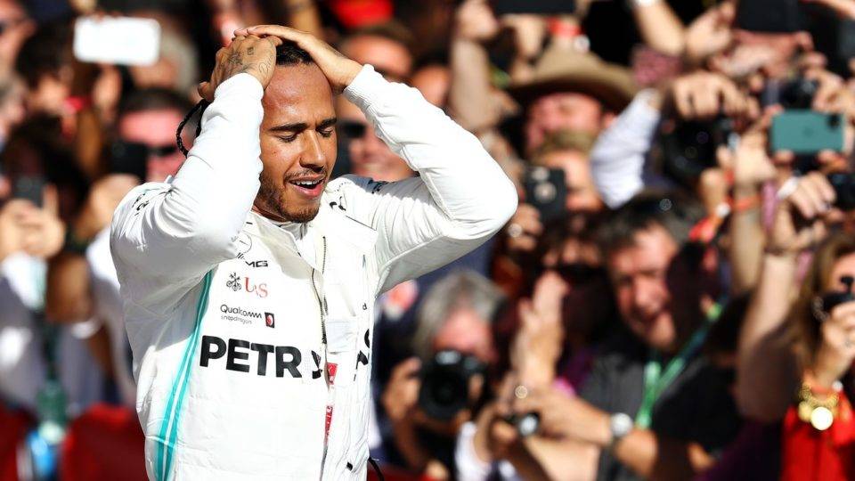 Lewis Hamilton é hexacampeão mundial de Fórmula 1 Lewis Hamilton é hexacampeão mundial de Fórmula 1