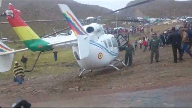 Helicóptero do presidente boliviano Evo Morales, que precisou fazer um pouso de emergência após falha mecânica