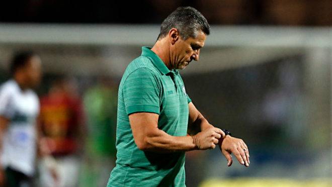 Técnico Jorginho fez apelo à CBF por calendário do Coritiba na reta final da Série B