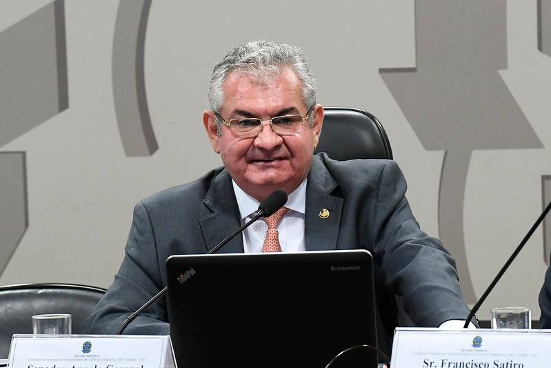 O autor da proposta, senador Angelo Coronel (PSD-BA).