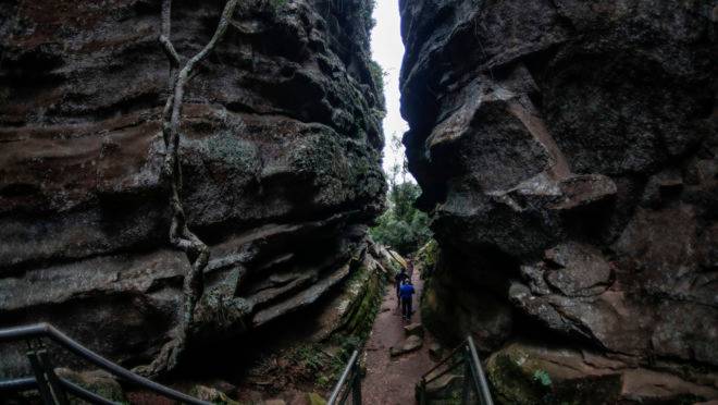 Gruta do Monge: patrimônio histórico e religioso no Paraná.