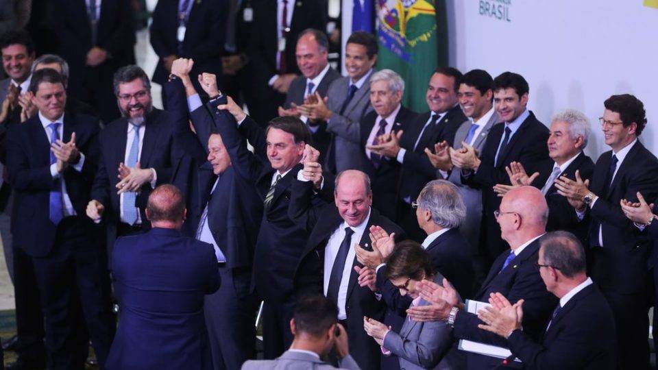 Bolsonaro, o vice Hamilton Mourão e ministros de Estado participam da solenidade dos 300 dias de governo.
