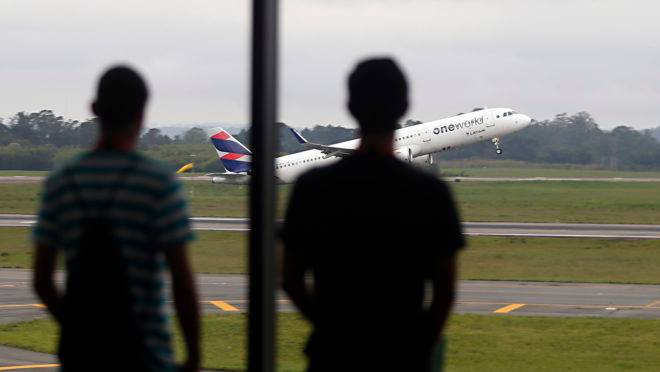 Aeroporto Internacional Afonso Pena, em São José dos Pinhais, região metropolitana de Curitiba.