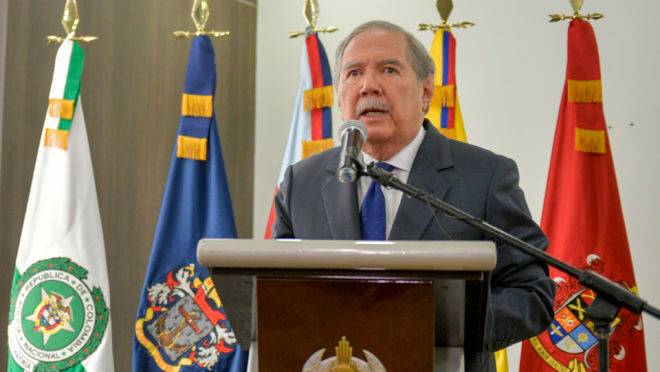 Ministro da Defesa da Colômbia, Guillermo Botero, renunciou