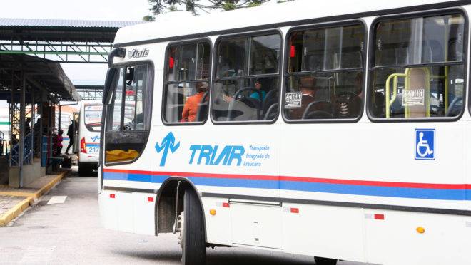Reduções do preço da passagem têm aumentado o número de passageiros em Araucária.
