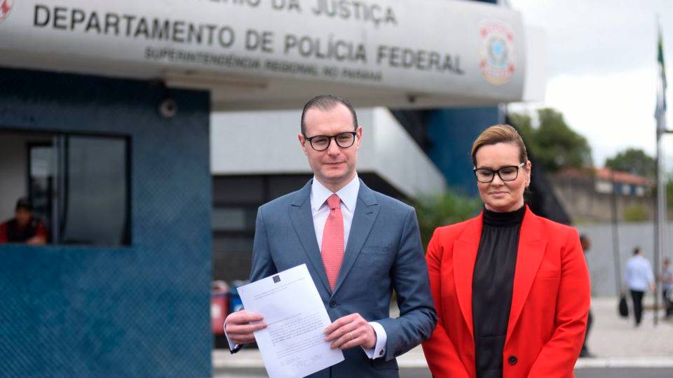 Lula solto