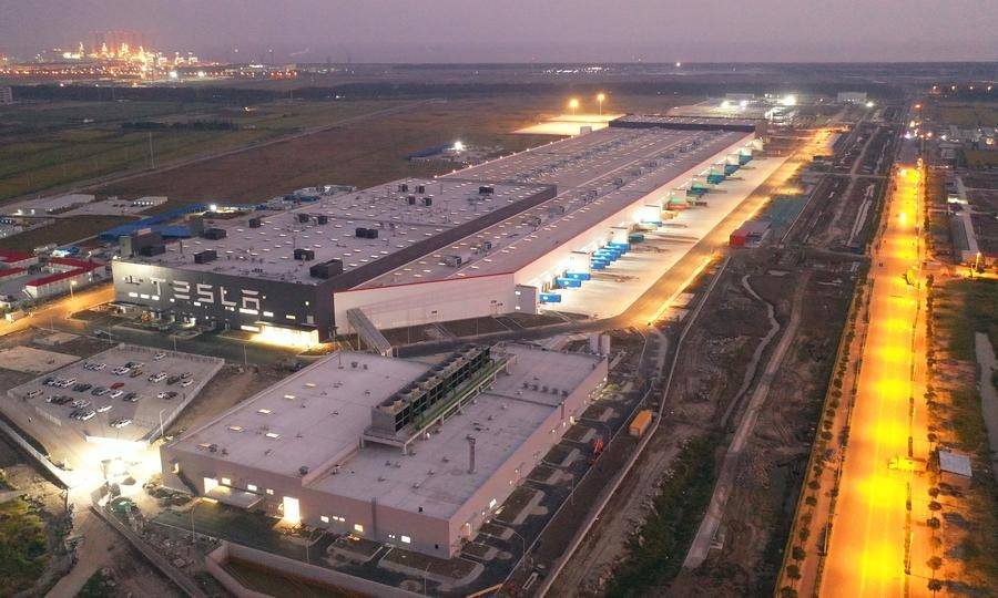 Vista aérea da Gigafactory da Tesla, em Xangai