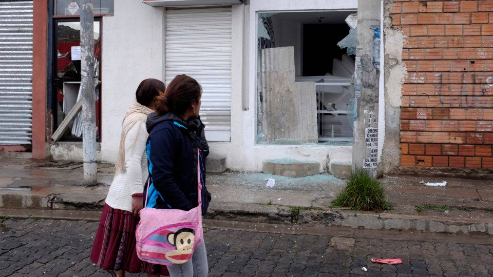 Lojas foram saqueadas em La Paz