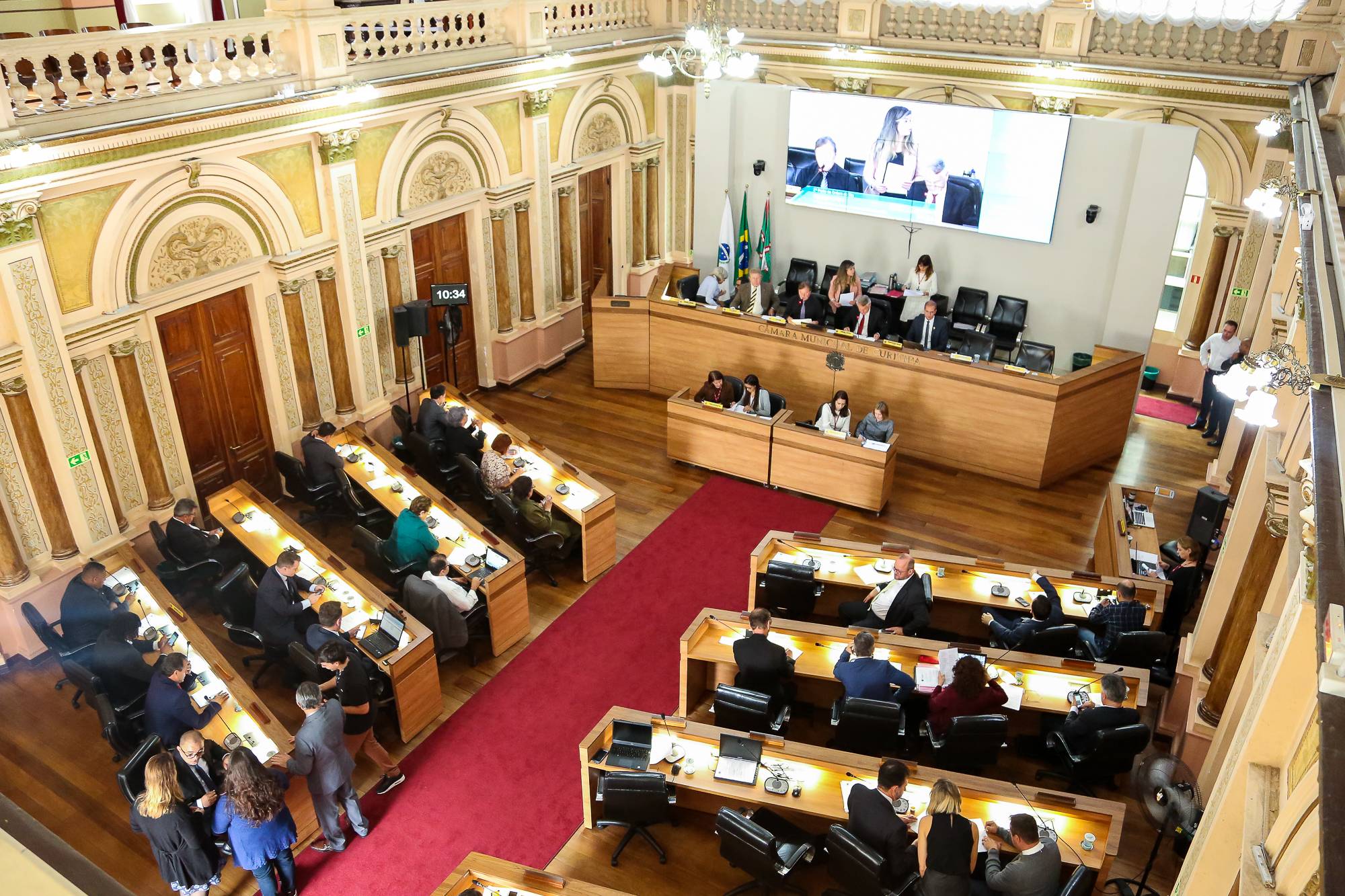 Sessão plenária na Câmara Municipal de Curitiba