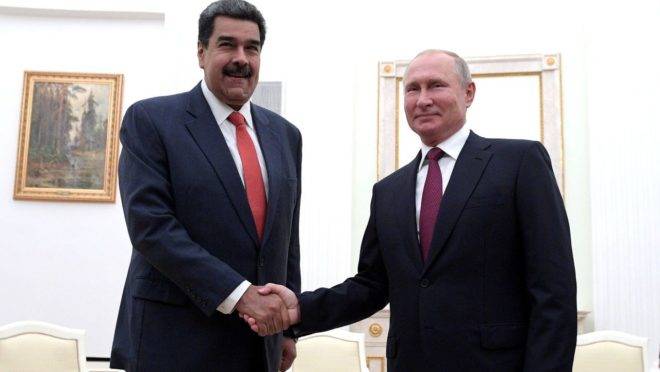 Nicolás Maduro, ditador da Venezuela, e Vladimir Putin, presidente da Rússia, em encontro no Kremlin. Crise na Venezuela deverá ser pauta da Cúpula do Brics, em Brasília.