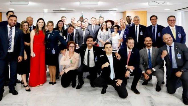 O presidente Jair Bolsonaro e parlamentares do PSL convidados para reunião em que foi anunciado o partido “Aliança pelo Brasil”.