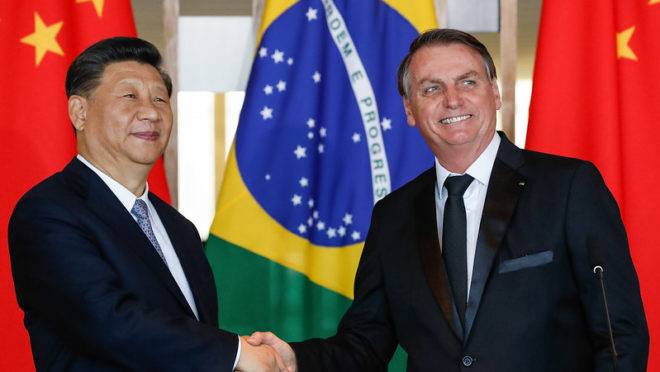 Jair Bolsonaro e presidente chinês Xi Jinping fazem declaração à imprensa após reunião bilateral.