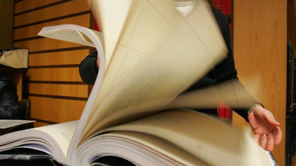 Reajuste nos cartórios do Paraná gera reação de entidades e acende alerta sobre moradia