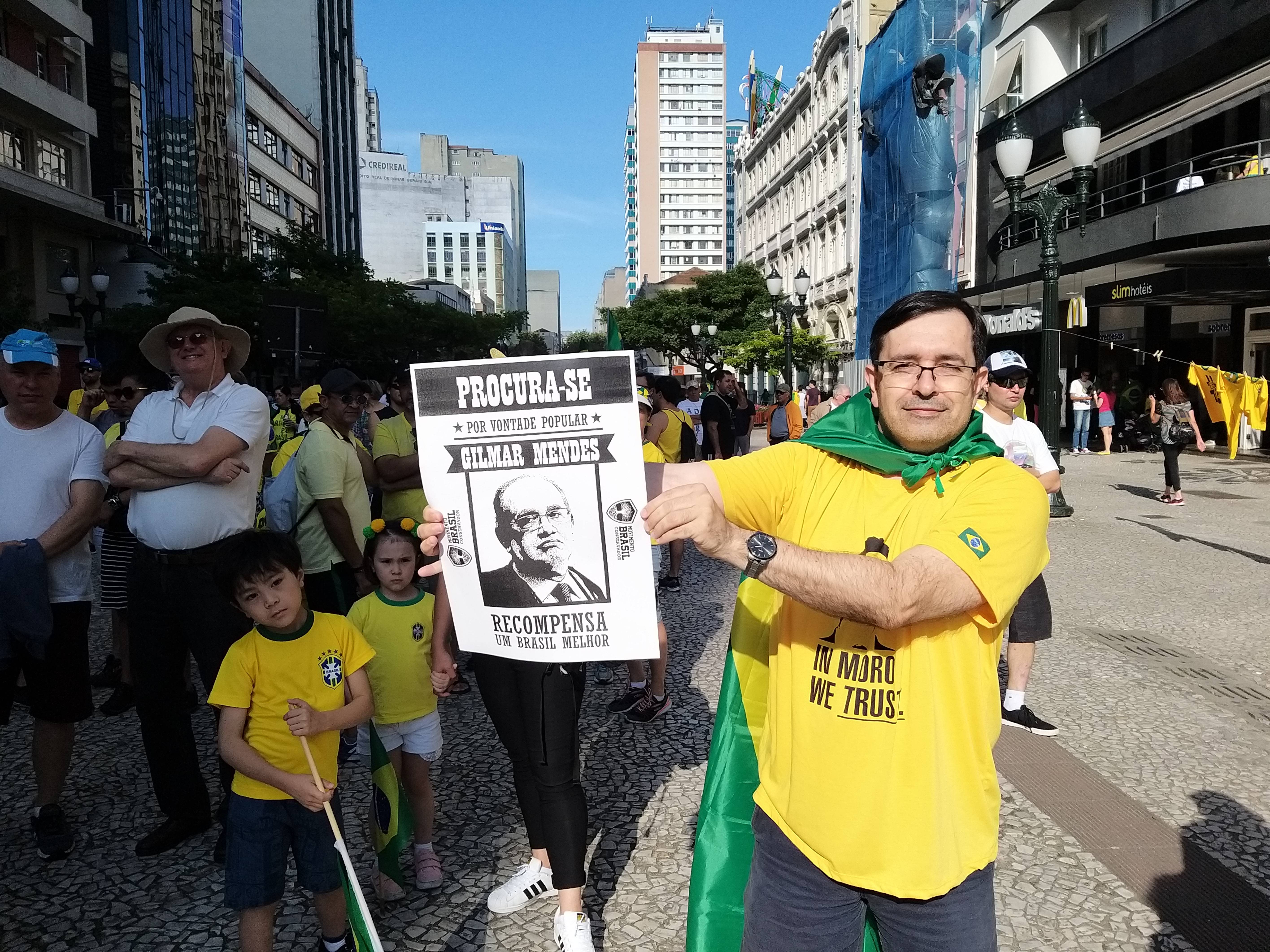 protesto impeachment gilmar mendes em curitiba