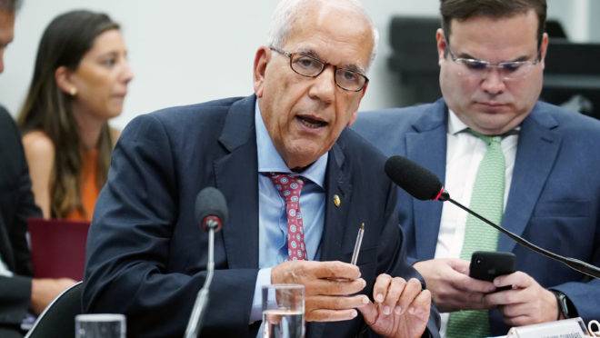 Pagamento de bônus a servidor: relator Oriovisto